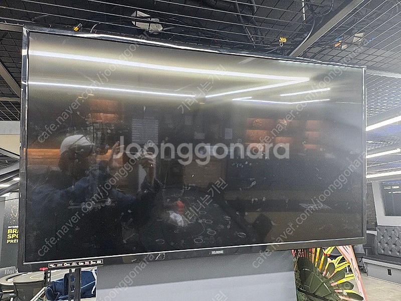 클라인즈 가성비 벽걸이 TV (45인치 2대 / 60인치 2대) 급처합니다--1